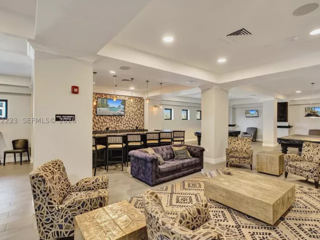 2-bedroom condo for rent in Hollywood - 2501 S Ocean Dr 1211 - MondialRealty
