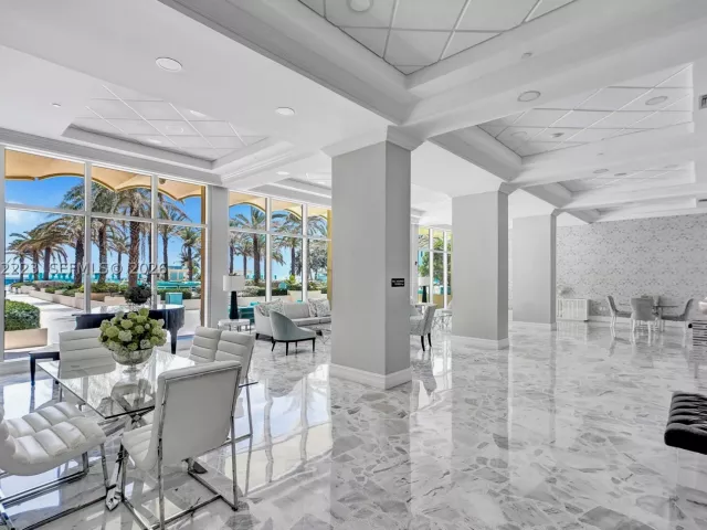 2-bedroom condo for rent in Hollywood - 2501 S Ocean Dr 1211 - MondialRealty