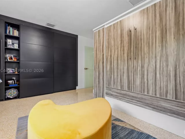 3-bedroom home for rent in Coral Gables - 2121 Red Rd 0 - MondialRealty