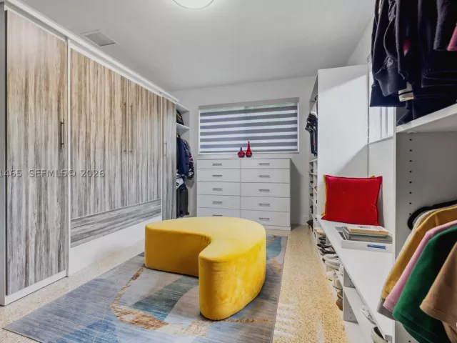 3-bedroom home for rent in Coral Gables - 2121 Red Rd 0 - MondialRealty