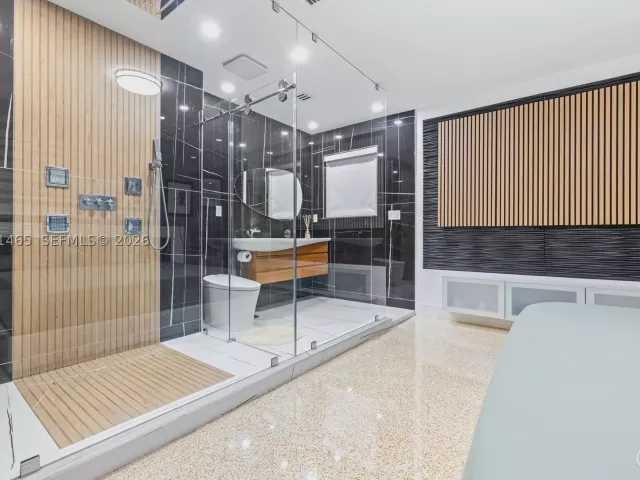 3-bedroom home for rent in Coral Gables - 2121 Red Rd 0 - MondialRealty