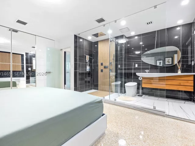 3-bedroom home for rent in Coral Gables - 2121 Red Rd 0 - MondialRealty