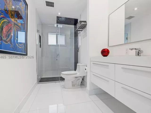 3-bedroom home for rent in Coral Gables - 2121 Red Rd 0 - MondialRealty