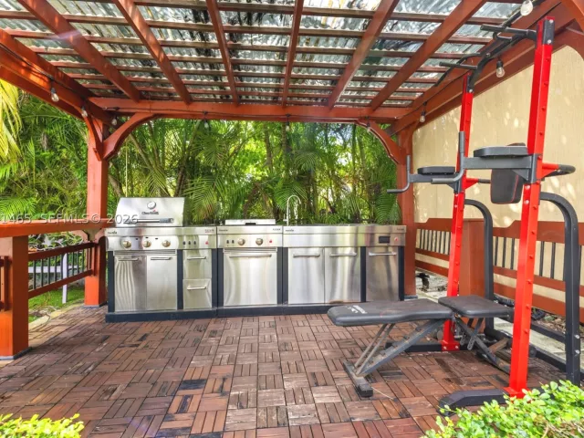 3-bedroom home for rent in Coral Gables - 2121 Red Rd 0 - MondialRealty