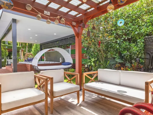 3-bedroom home for rent in Coral Gables - 2121 Red Rd 0 - MondialRealty