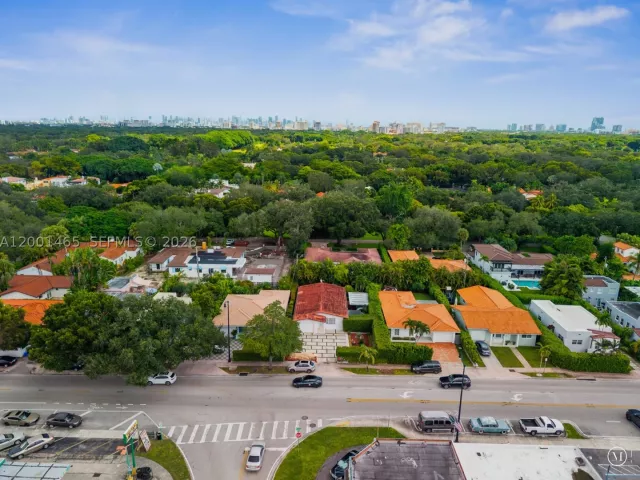 3-bedroom home for rent in Coral Gables - 2121 Red Rd 0 - MondialRealty