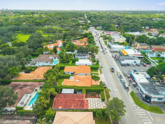 3-bedroom home for rent in Coral Gables - 2121 Red Rd 0 - MondialRealty