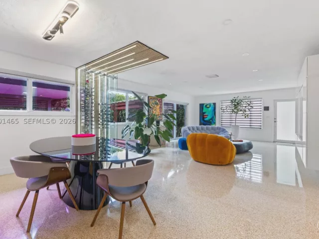 3-bedroom home for rent in Coral Gables - 2121 Red Rd 0 - MondialRealty