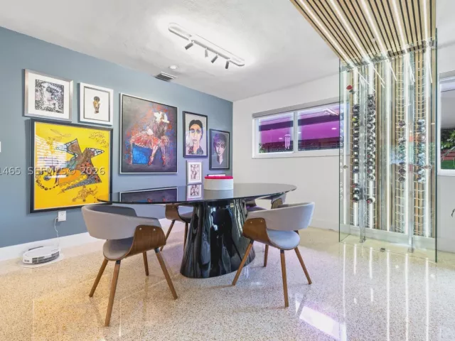 3-bedroom home for rent in Coral Gables - 2121 Red Rd 0 - MondialRealty