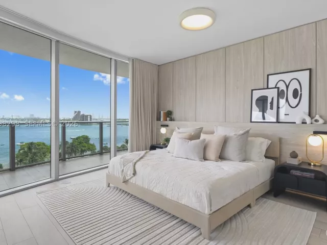 3-bedroom condo for sale in Miami - 488 NE 18th St 715 - MondialRealty