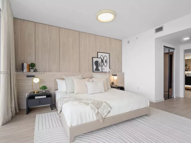 3-bedroom condo for sale in Miami - 488 NE 18th St 715 - MondialRealty