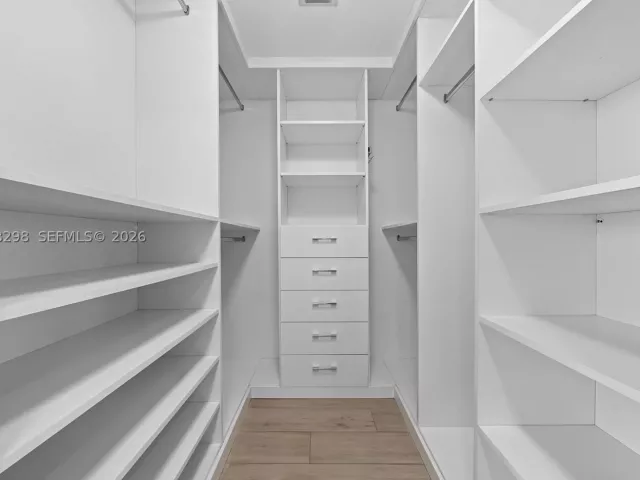 3-bedroom condo for sale in Miami - 488 NE 18th St 715 - MondialRealty