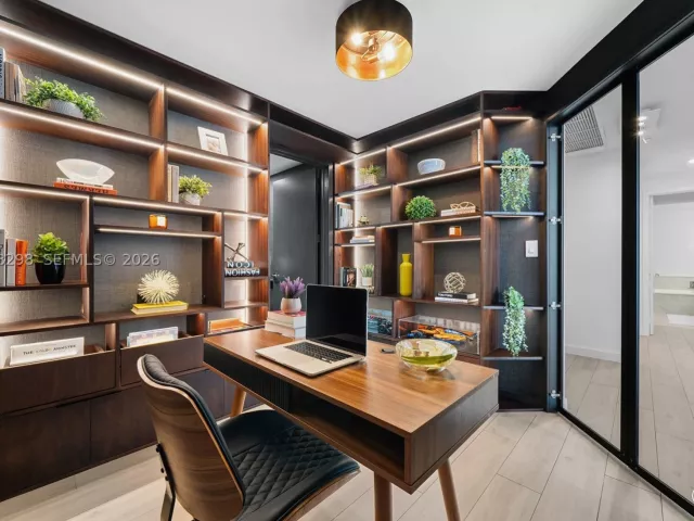 3-bedroom condo for sale in Miami - 488 NE 18th St 715 - MondialRealty