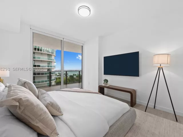 3-bedroom condo for sale in Miami - 488 NE 18th St 715 - MondialRealty