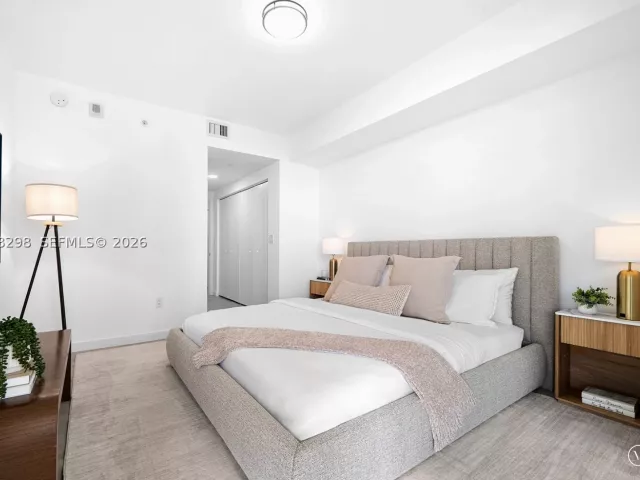 3-bedroom condo for sale in Miami - 488 NE 18th St 715 - MondialRealty