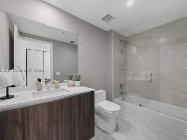 3-bedroom condo for sale in Miami - 488 NE 18th St 715 - MondialRealty