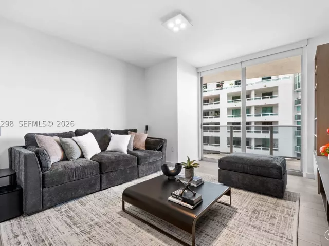 3-bedroom condo for sale in Miami - 488 NE 18th St 715 - MondialRealty