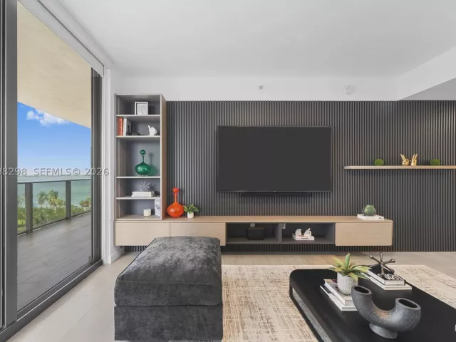 3-bedroom condo for sale in Miami - 488 NE 18th St 715 - MondialRealty