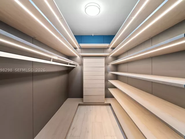 3-bedroom condo for sale in Miami - 488 NE 18th St 715 - MondialRealty