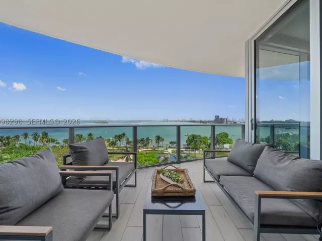 3-bedroom condo for sale in Miami - 488 NE 18th St 715 - MondialRealty