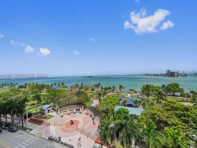 3-bedroom condo for sale in Miami - 488 NE 18th St 715 - MondialRealty