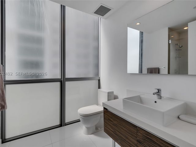 3-bedroom condo for rent in Miami - 1100 Biscayne Blvd 3901 - MondialRealty