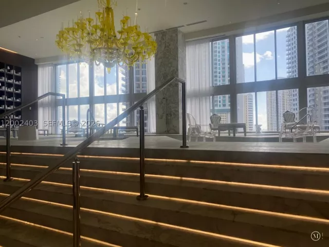 1-bedroom condo for sale in Miami - 475 Brickell Ave 5508 - MondialRealty