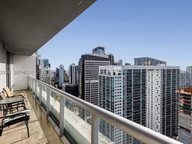 2-bedroom condo for sale in Miami - 485 Brickell Ave 4104 - MondialRealty