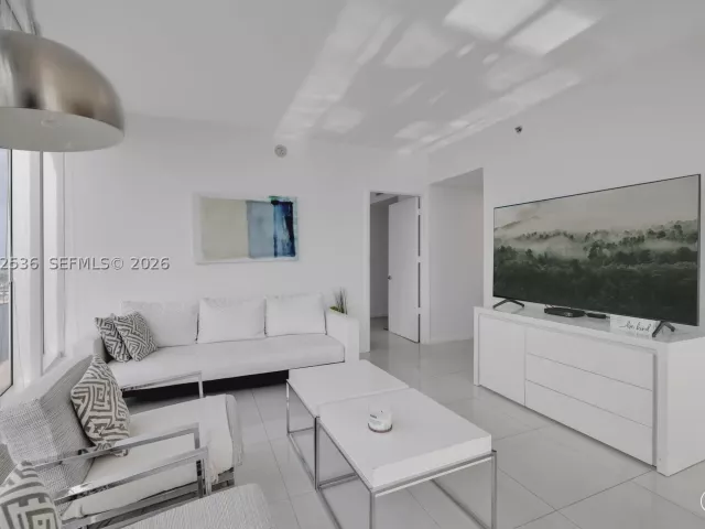2-bedroom condo for sale in Miami - 485 Brickell Ave 4104 - MondialRealty