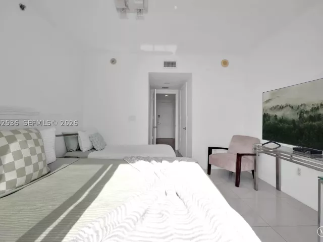 2-bedroom condo for sale in Miami - 485 Brickell Ave 4104 - MondialRealty