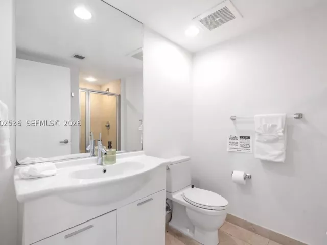 2-bedroom condo for sale in Miami - 485 Brickell Ave 4104 - MondialRealty