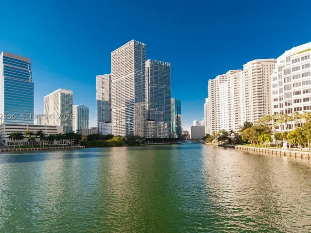 2-bedroom condo for sale in Miami - 485 Brickell Ave 4104 - MondialRealty