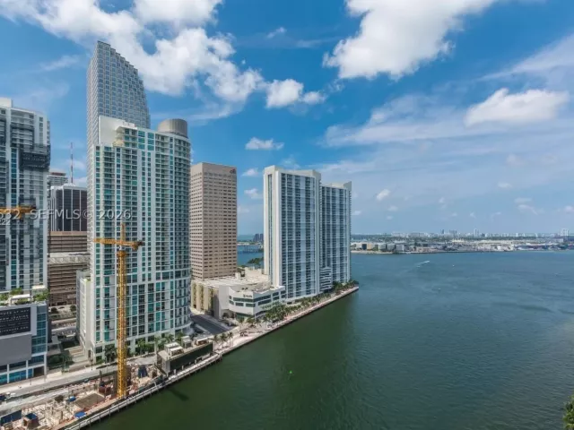 3-bedroom condo for sale in Miami - 465 Brickell Ave 2301 - MondialRealty