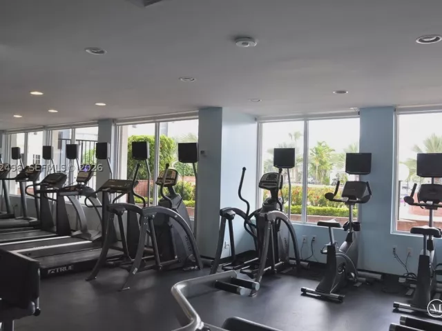 3-bedroom condo for sale in Miami Beach - 5660 Collins Ave 4B - MondialRealty