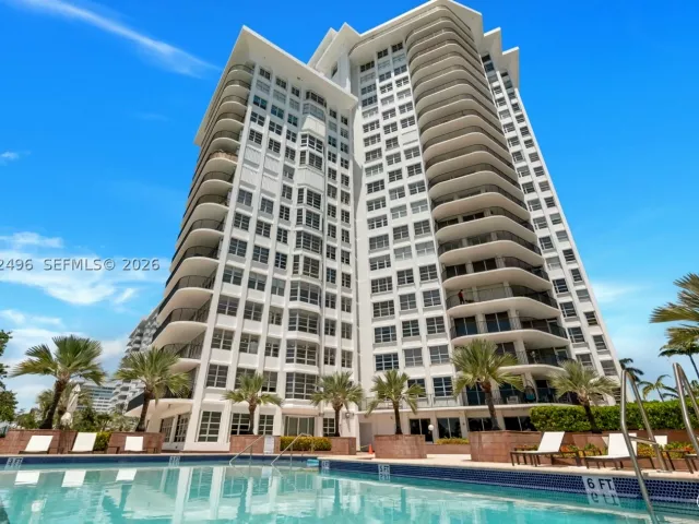 3-bedroom condo for sale in Miami Beach - 5660 Collins Ave 4B - MondialRealty