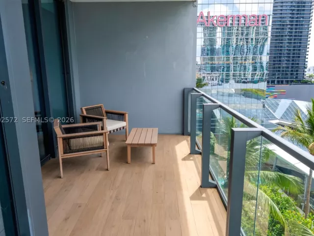 1-bedroom condo for sale in Miami - 68 SE 6th St 1106 - MondialRealty
