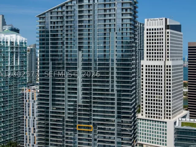 1-bedroom condo for sale in Miami - 68 SE 6th St 1106 - MondialRealty