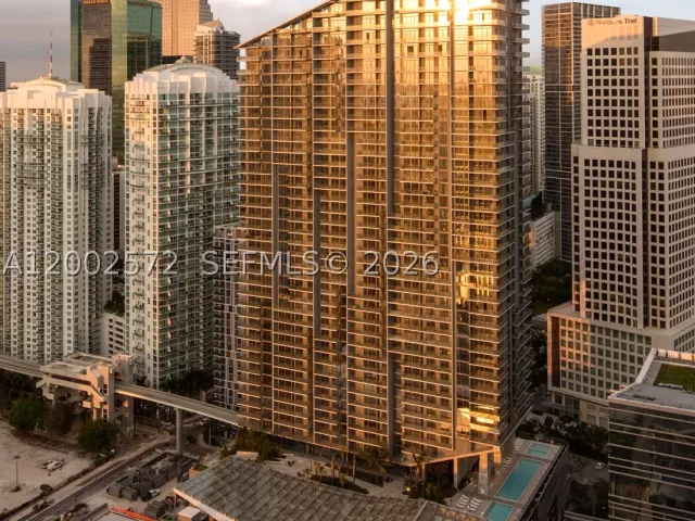 1-bedroom condo for sale in Miami - 68 SE 6th St 1106 - MondialRealty