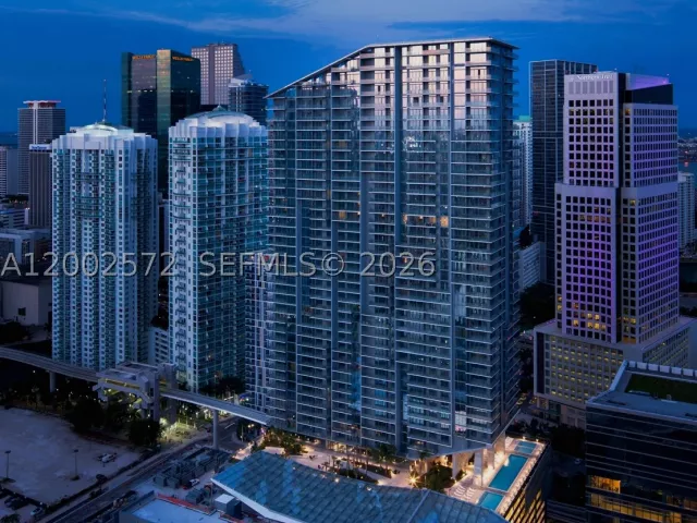 1-bedroom condo for sale in Miami - 68 SE 6th St 1106 - MondialRealty