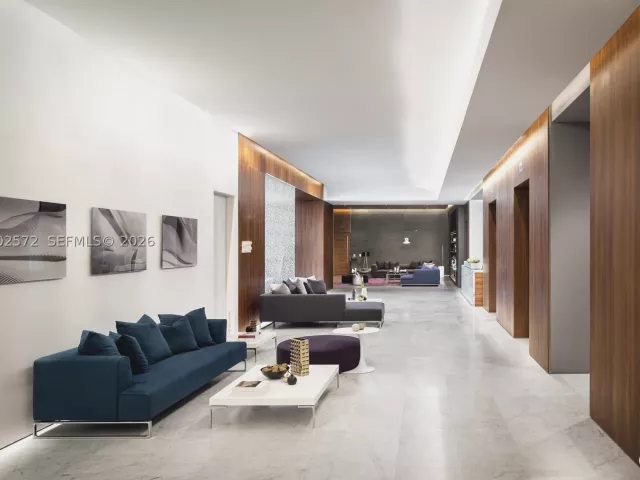 1-bedroom condo for sale in Miami - 68 SE 6th St 1106 - MondialRealty