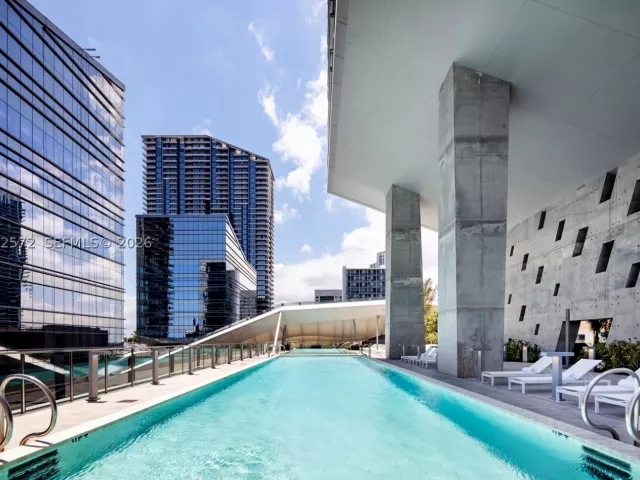 1-bedroom condo for sale in Miami - 68 SE 6th St 1106 - MondialRealty