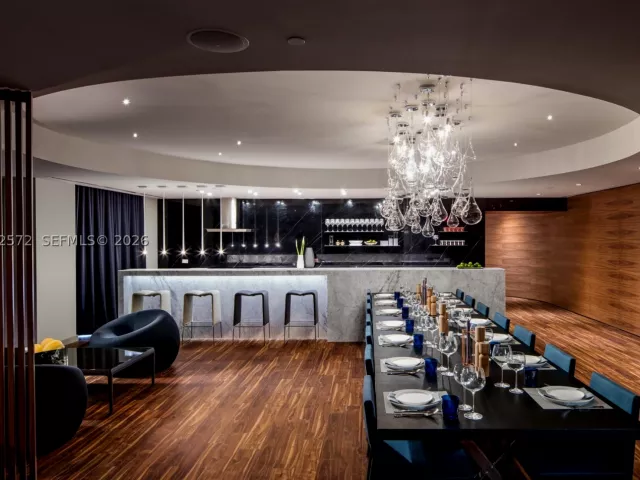 1-bedroom condo for sale in Miami - 68 SE 6th St 1106 - MondialRealty