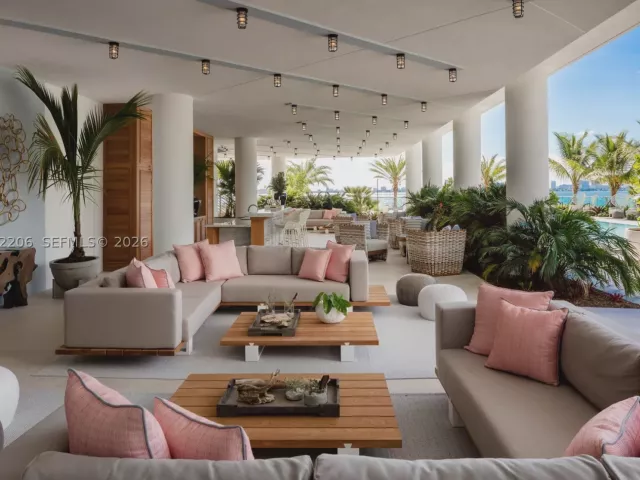2-bedroom condo for sale in Miami - 2900 NE 7th Ave 1505 - MondialRealty