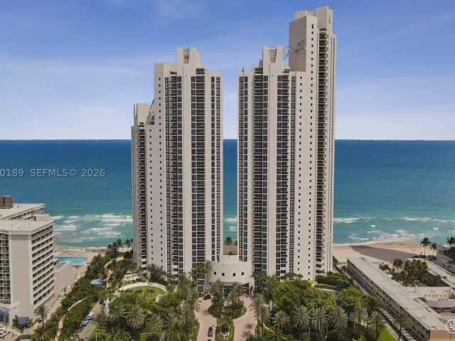 3-bedroom condo for sale in Sunny Isles Beach - 19111 Collins Ave 2703 - MondialRealty
