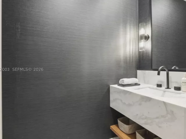 2-bedroom condo for sale in Miami - 801 S Miami Ave 4902 - MondialRealty