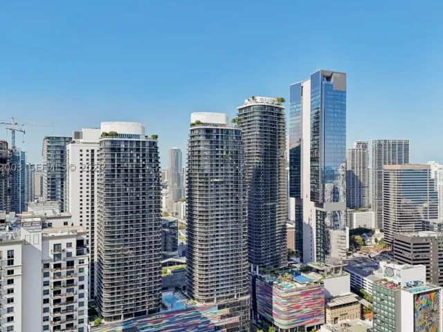 2-bedroom condo for sale in Miami - 801 S Miami Ave 4902 - MondialRealty