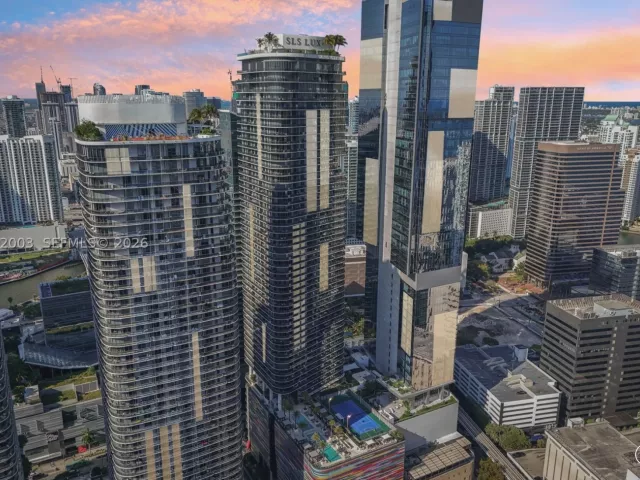 2-bedroom condo for sale in Miami - 801 S Miami Ave 4902 - MondialRealty