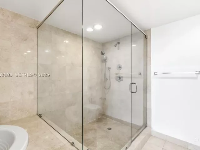 2-bedroom condo for sale in Sunny Isles Beach - 17201 Collins Ave 1107 - MondialRealty