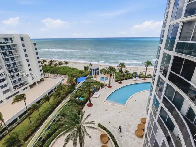 2-bedroom condo for sale in Sunny Isles Beach - 17201 Collins Ave 1107 - MondialRealty