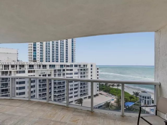 2-bedroom condo for sale in Sunny Isles Beach - 17201 Collins Ave 1107 - MondialRealty